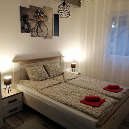 Apartman Petres Sombor Esterno foto