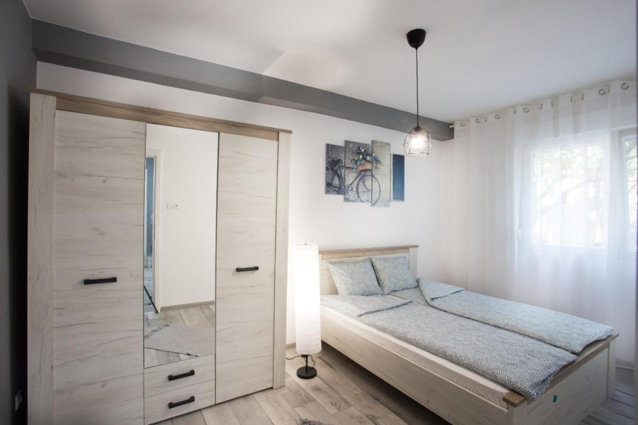 Apartman Petres Sombor Esterno foto