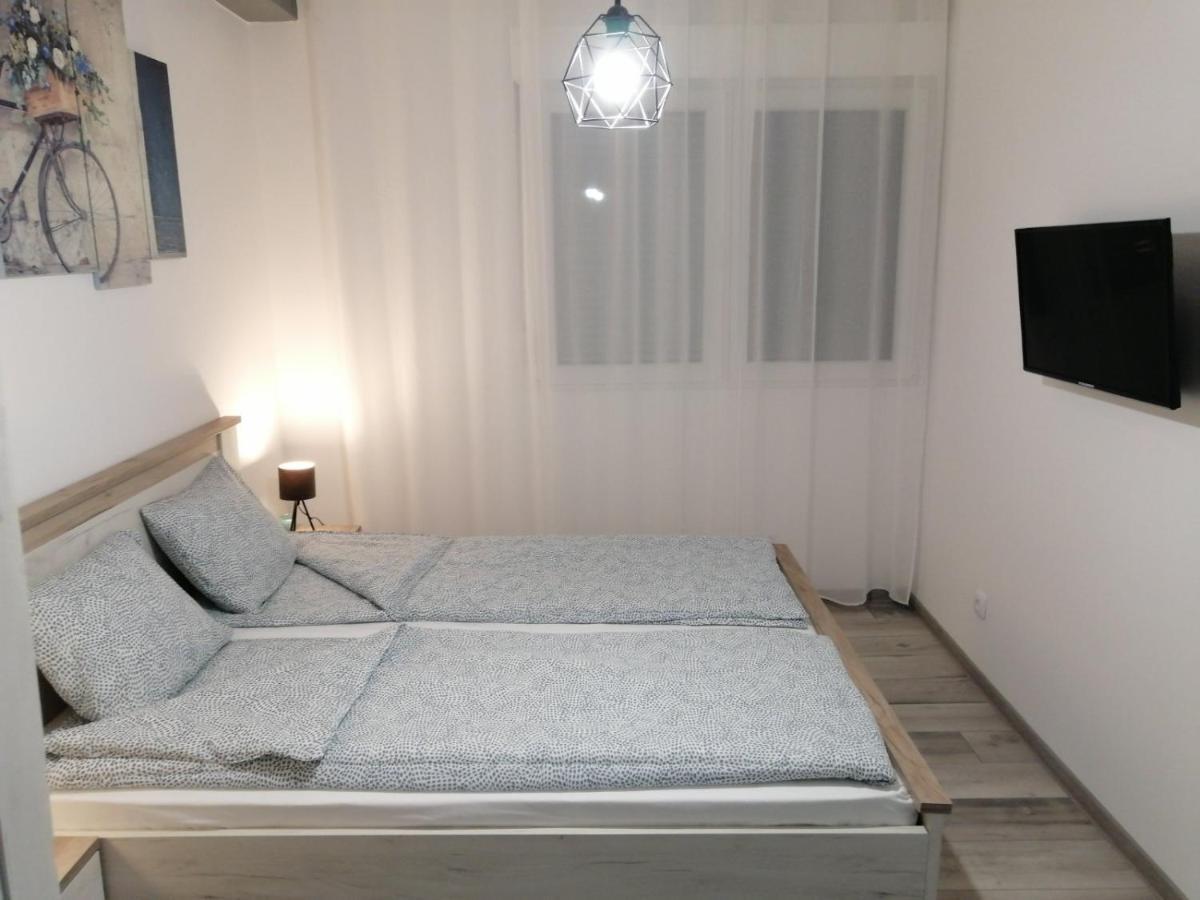 Apartman Petres Sombor Esterno foto