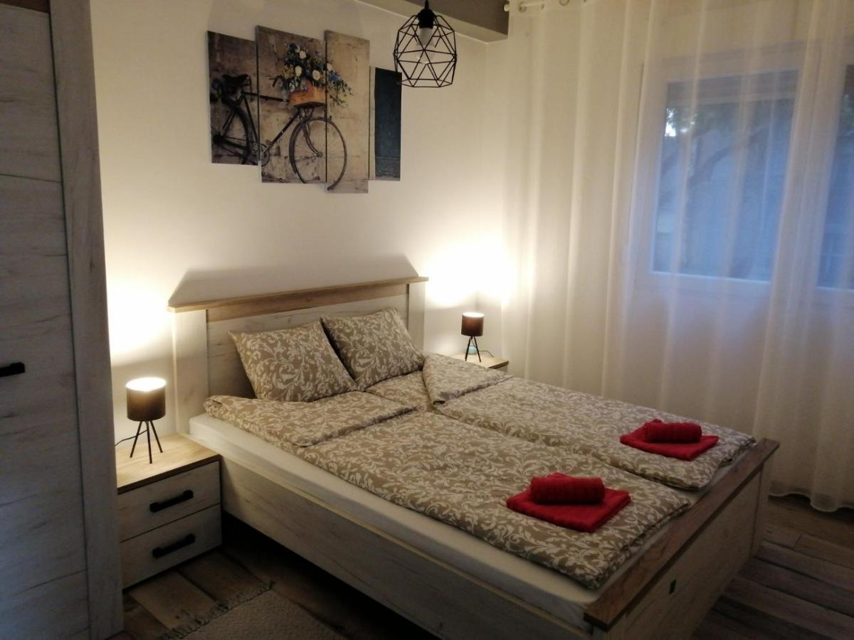 Apartman Petres Sombor Esterno foto